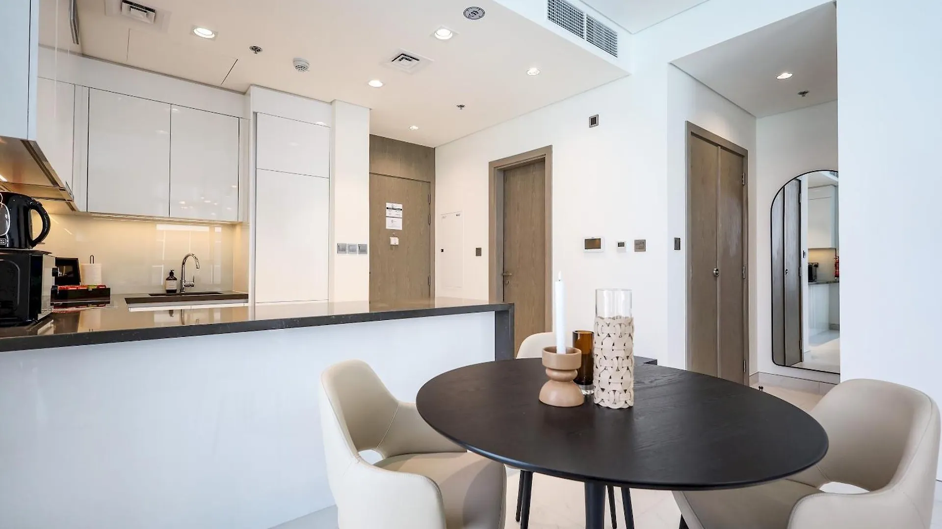 Elite Lux Holiday Homes - Lagoon View 1 Bedroom Luxury Oasis In Mbr Dubai Apartment